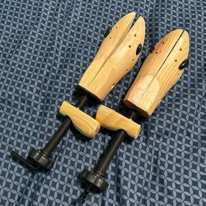 Wooden shoe stretcher
